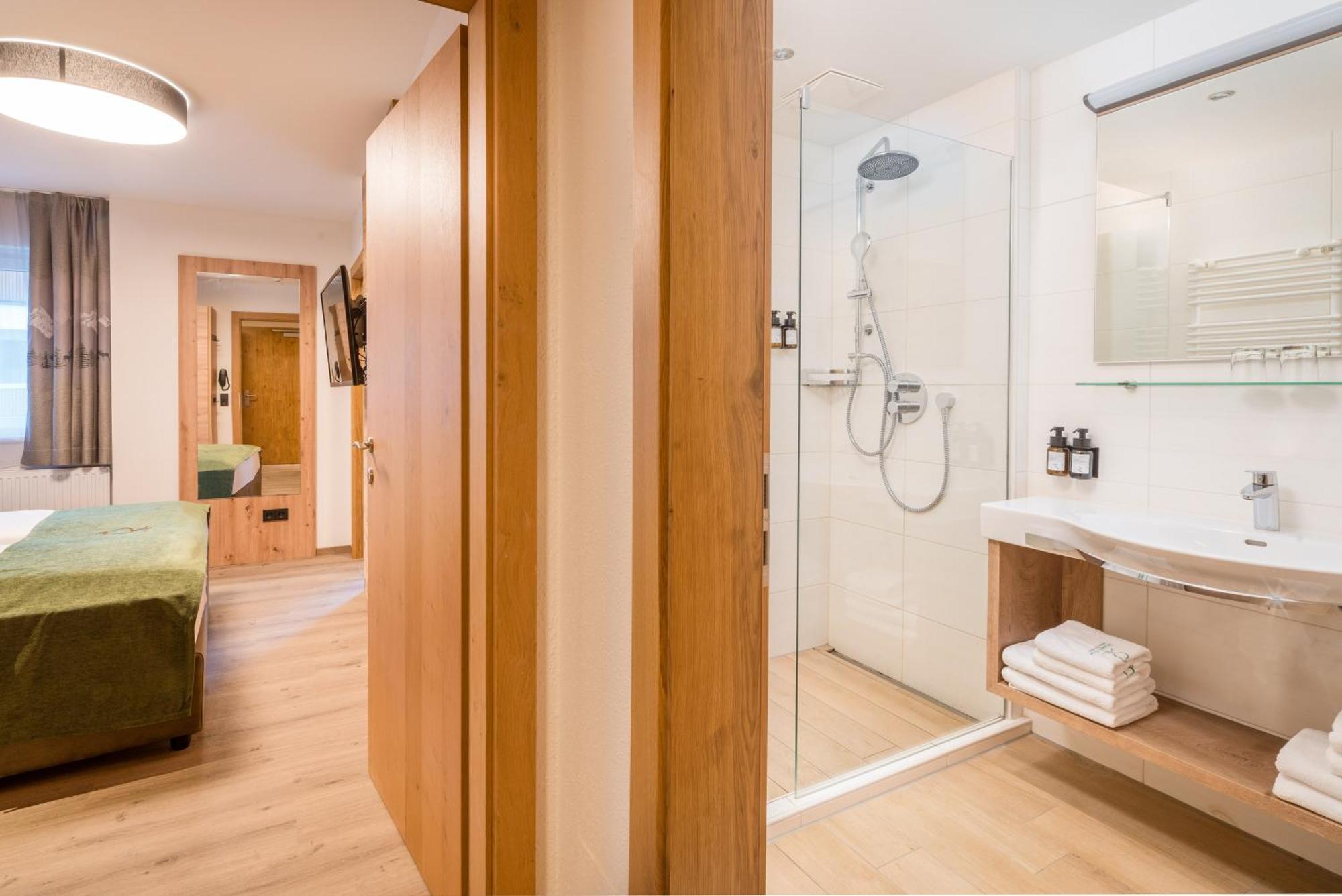 Gruener Baum 4*