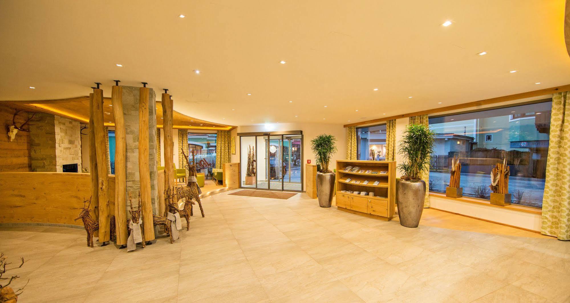 Hotel Gruener Baum 4*